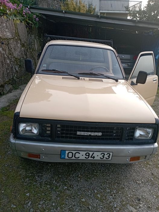 Vendo lig mercadorias Bedeford do ano 1987 ,motor ISUZU, dois lugares 245 .OOO Milímetros KGD 27 Y ,cor bege  apenas duas mãos de livrete