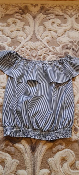 Летний топ с воланом