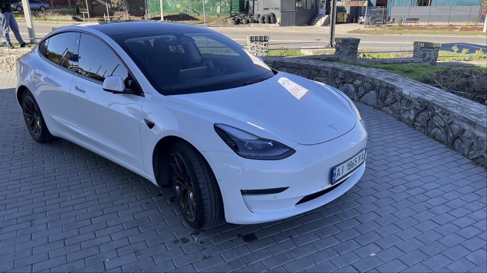 Tesla Model 3 SR