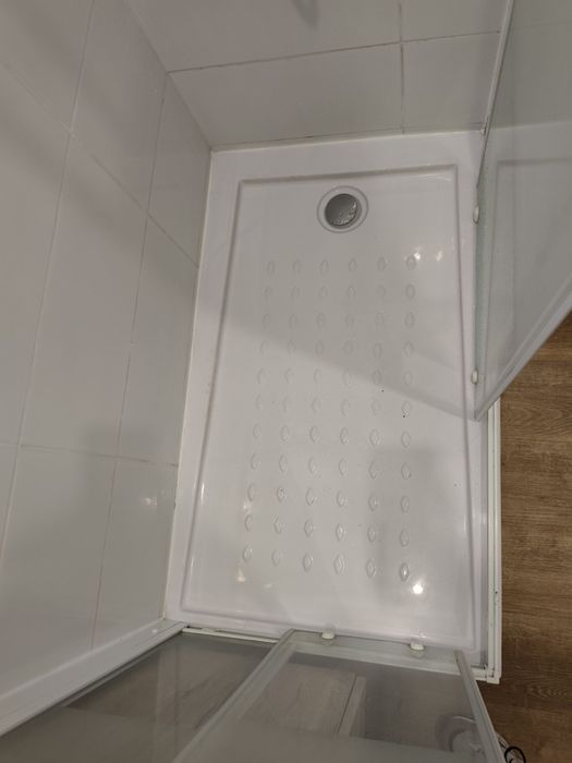 Conjunto Duche completo WC: base, cabine e coluna de duche