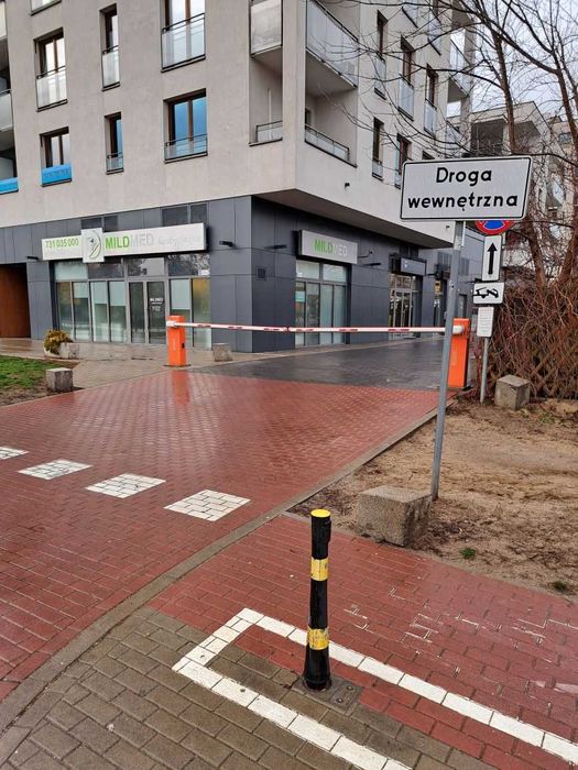 Sprzedam  podwójne miejsce  postojowe,ul. Kondratowicza 5