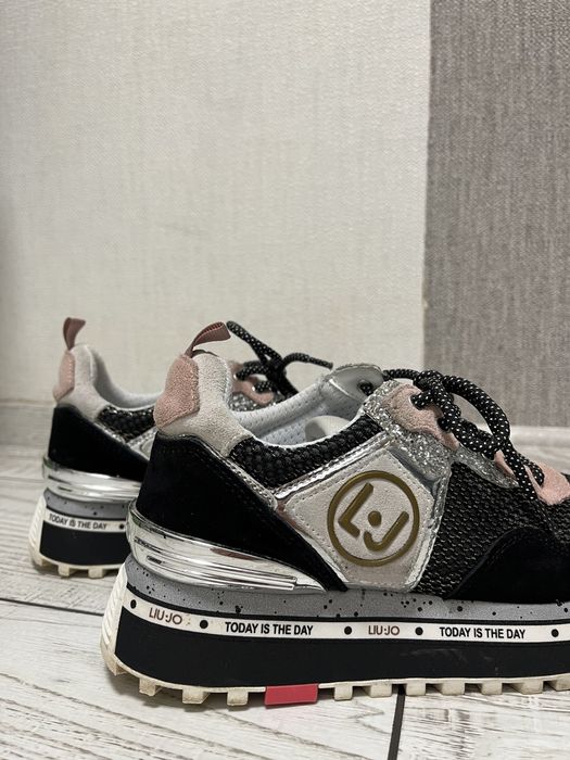 Кросівки Liu Jo.