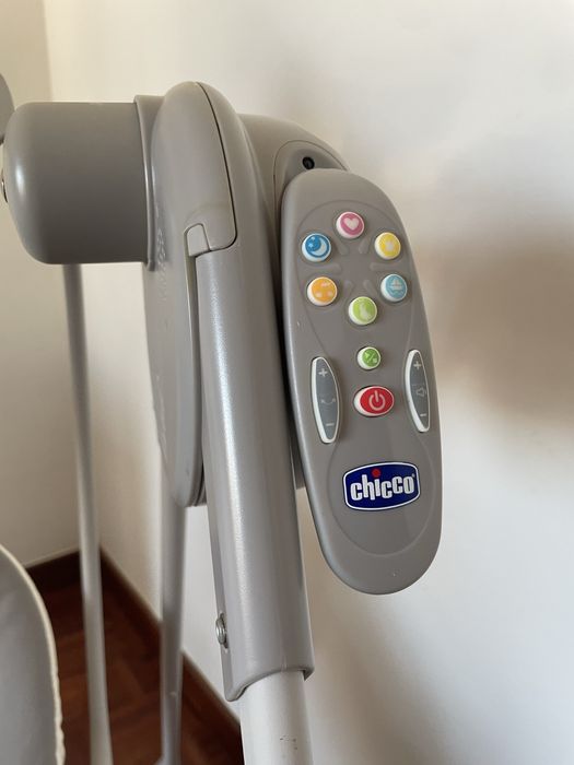 Cadeira de baloiço Chicco 0m+ em excelente estado