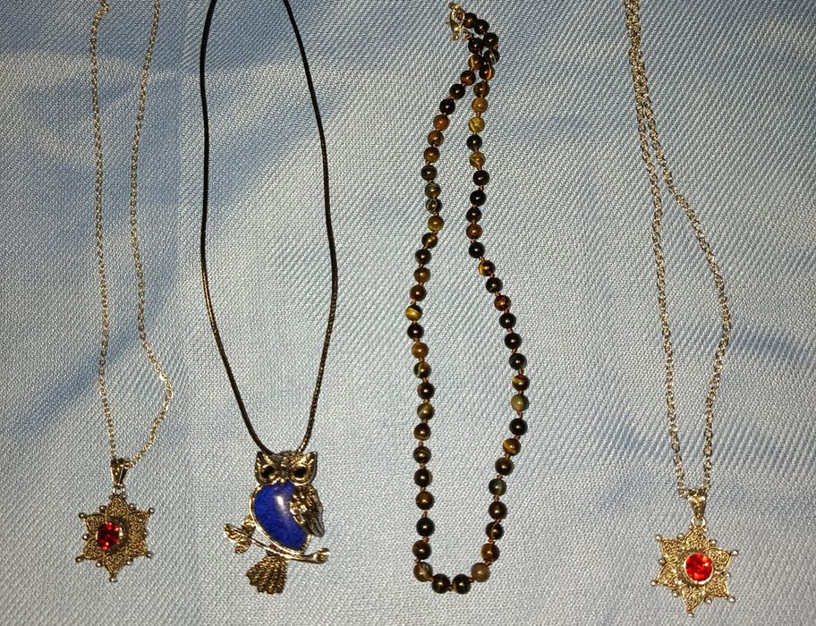 Біжутерія, підвіски, кулони