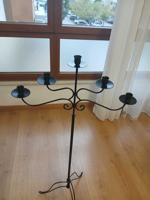 Castiçal de 5 velas
Castiçal em ferro, muito pouco usado