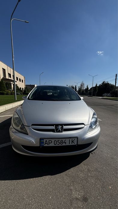 Автомобіль Pegeout 307