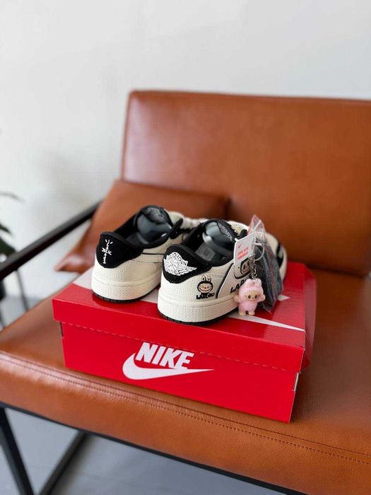Кросівки Nike Air Jordan 1 low x Travis Scott x Labubu premium