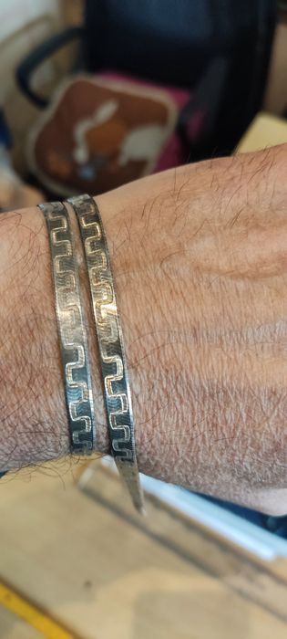 Srebrny płaski Grecki wzór