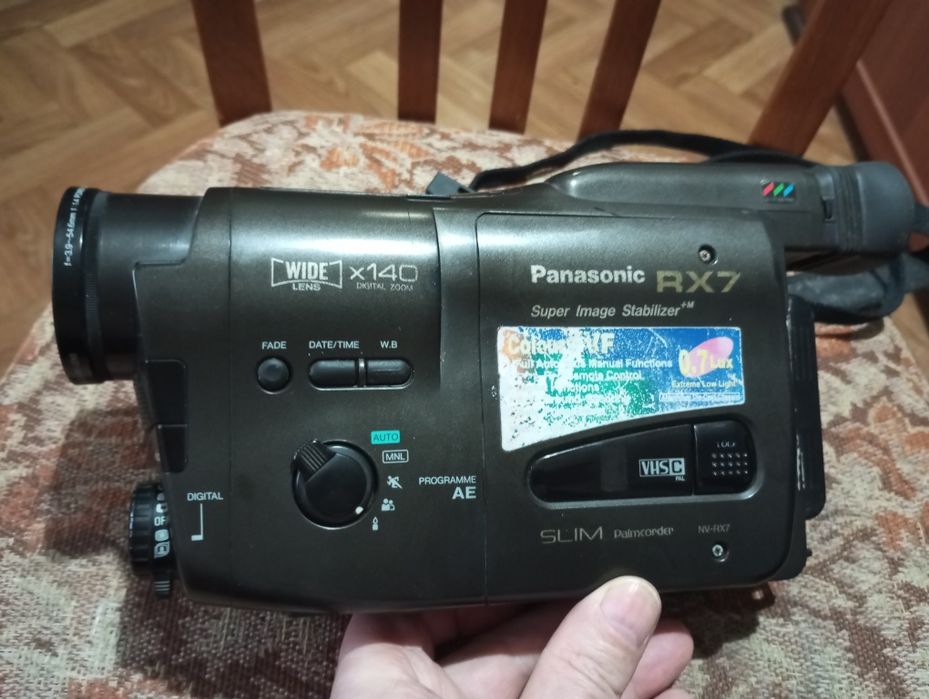 Відеокамера Panasonic RX7