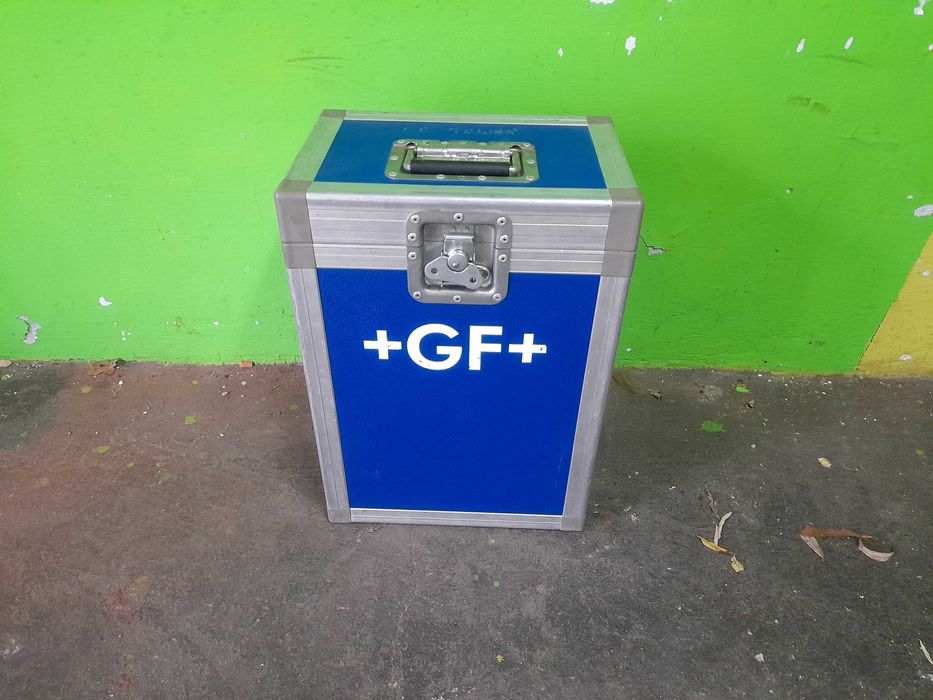 Duzy Kufer Skrzynia Case aluminiowy 2 sztuki