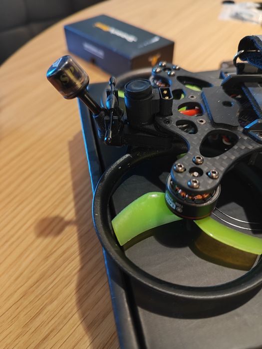 0Dron BetaFpv pavo 25v2