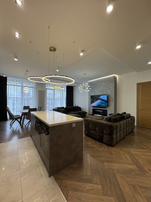 Сдам 5к жк Comfort City 220 м2.