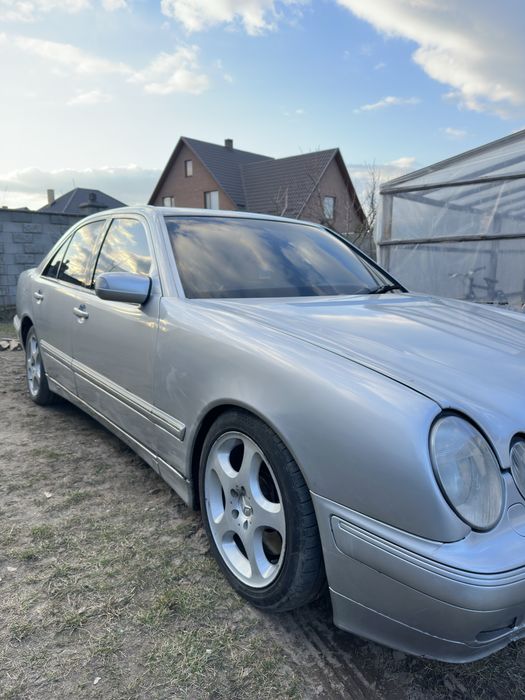 Mercedes w210 4.3  2001 рік