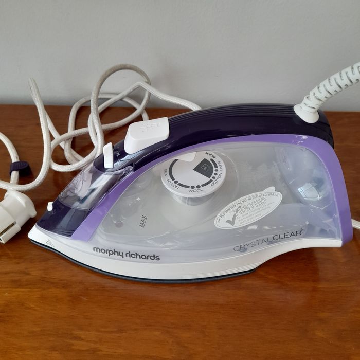 Ferro engomar com vapor