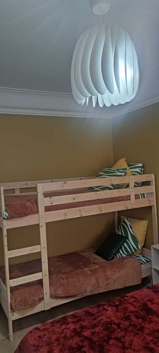 Aluga-se quarto na Lapa (Estrela)