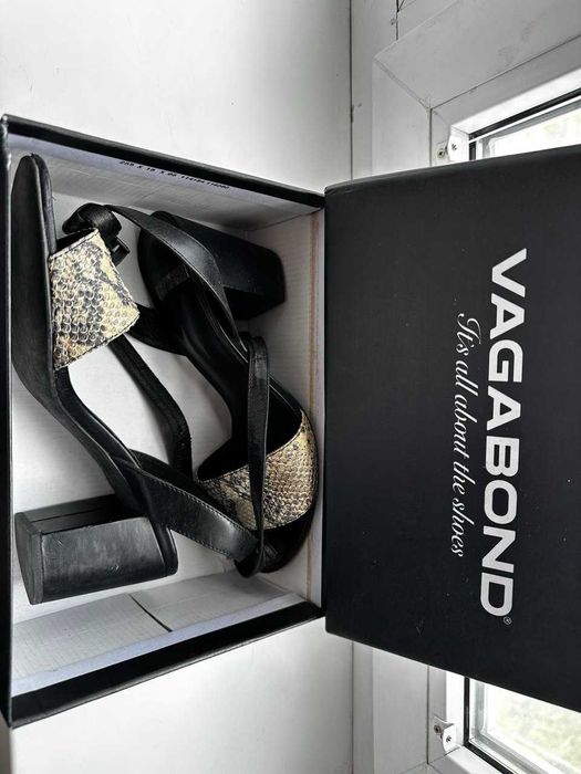 Жіночі шкіряні босоніжки Vogobond, 38 розмір