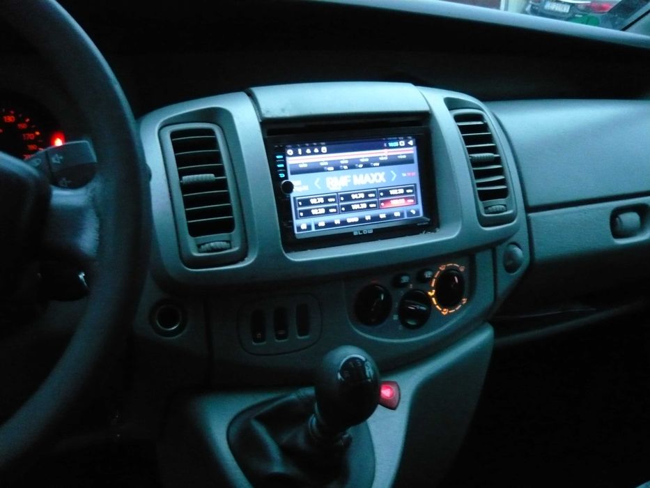 Renault Trafic 2,0 dci 9 osobowy