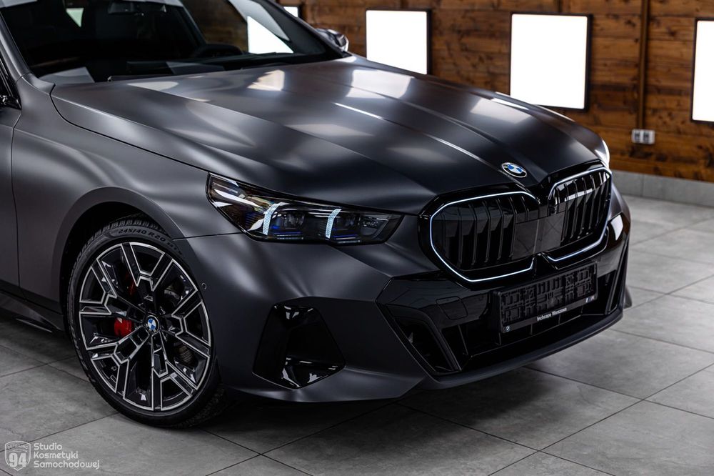 Auto do ślubu BMW G60 frozen deep grey Sieradz całe łódzkie