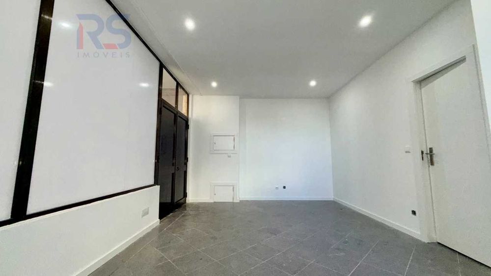 Venda de Loja Convertida em Habitação Santo Tirso Ótimo investimento