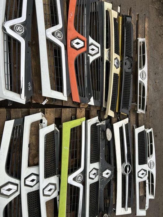 Решітки радіатора решітка Renault trafic vivaro трафік віваро рено