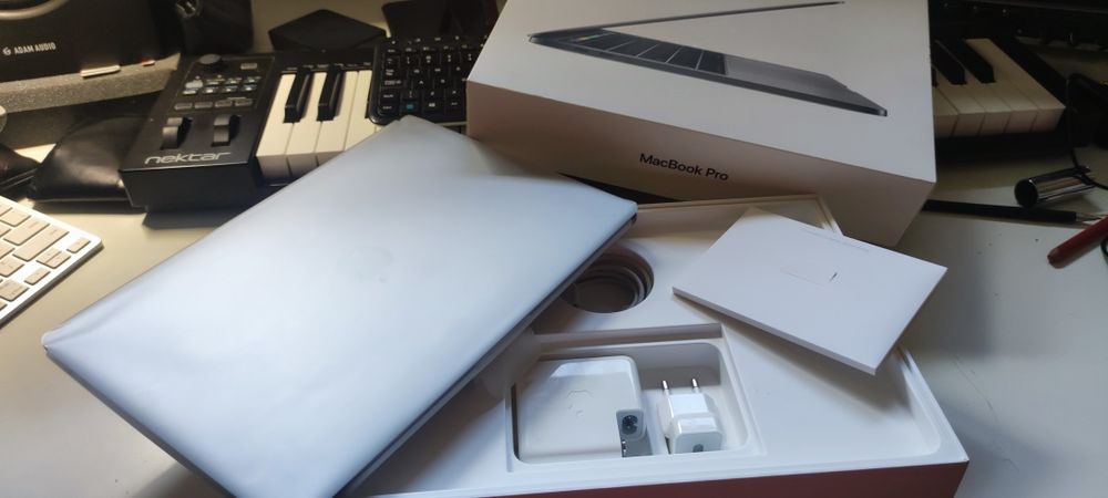 MacBook Pro 13  2017 16 GB ram 1TB SSD 4 porty Thunderbolt 3