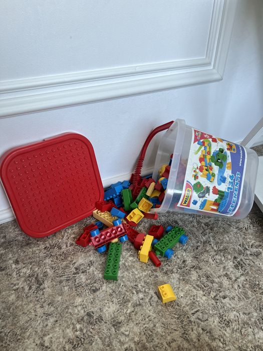 конструктор, лялька, іграшки, планшет