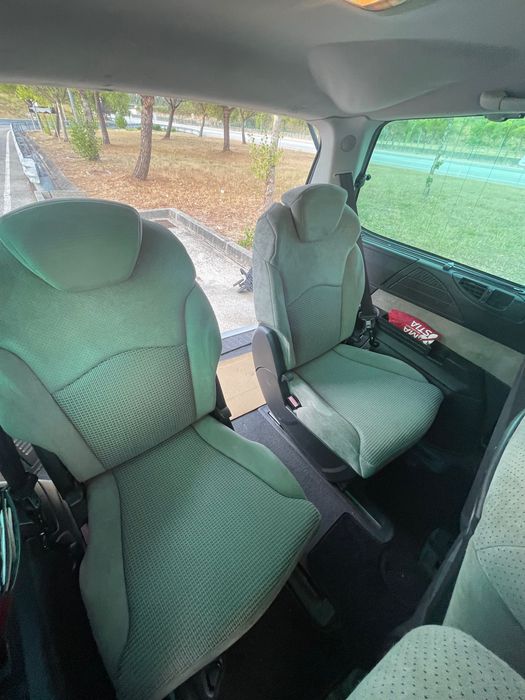 Carrinha Peugeot 807 2.2 HDI NAVTEQ - 7 lugares