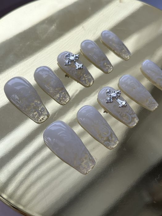 Tipsy press on nails rozmiar S koronka krzyz