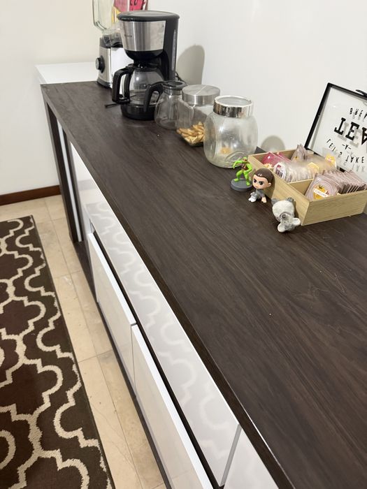 Mesa com aparador semi novo