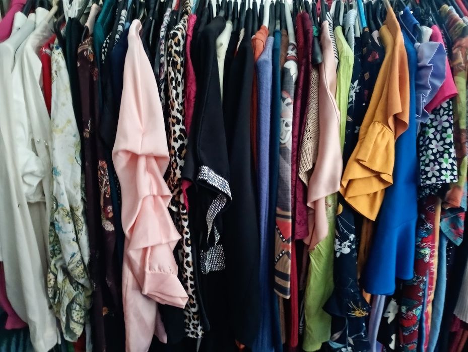 Roupa e calçado semi novo 1€ apenas