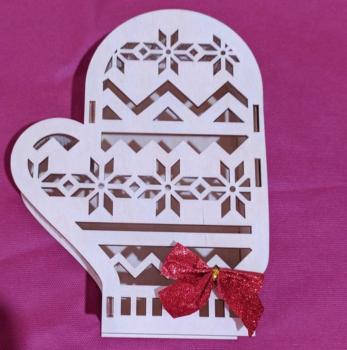 Деревянная шкатулка ручной работы узорная рукавичка