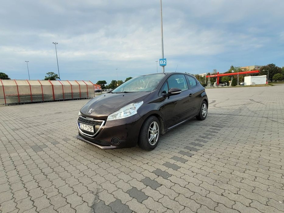 Peugot 208  1.4 vti