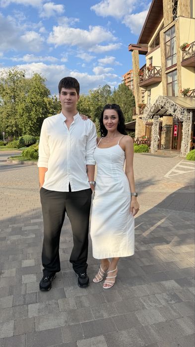 Плаття шикарне MOYA