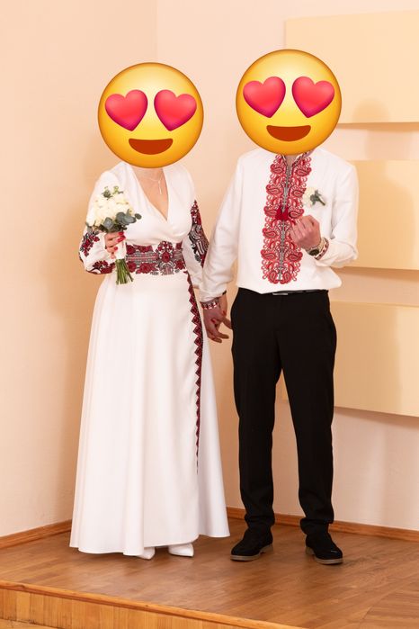 Продам весільну сукню і сорочку.