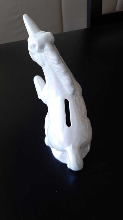 Mealheiros unicórnio e porco