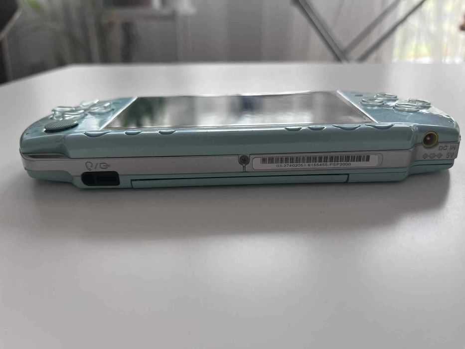PSP 2000 Mint Green zielona, stan IDEALNY, org. ładowarka, adapter