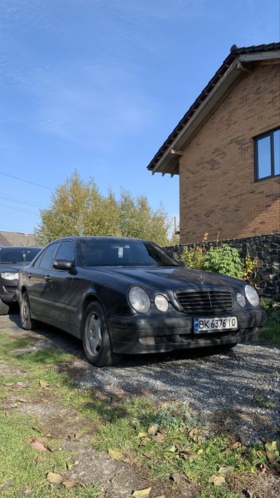 Mercedes-Benz E270