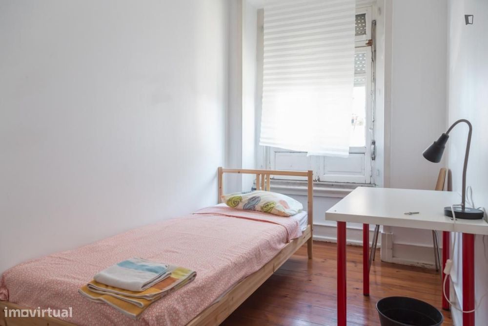 Quarto - localizado em Alameda Lisbon