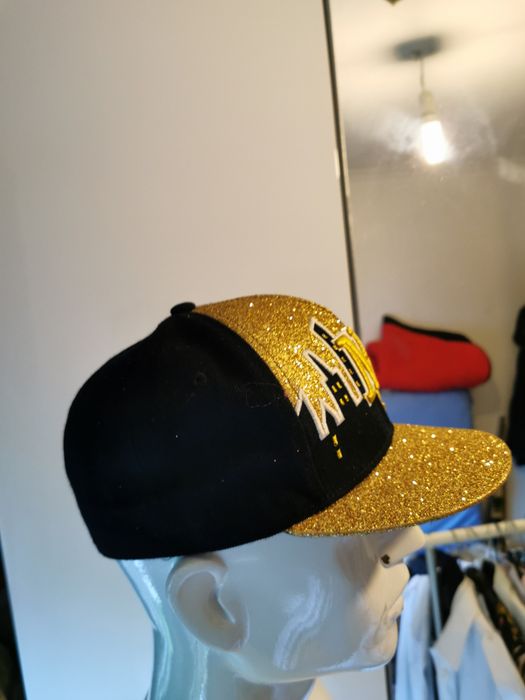 Boné NY Preto e Dourado 7 3/8