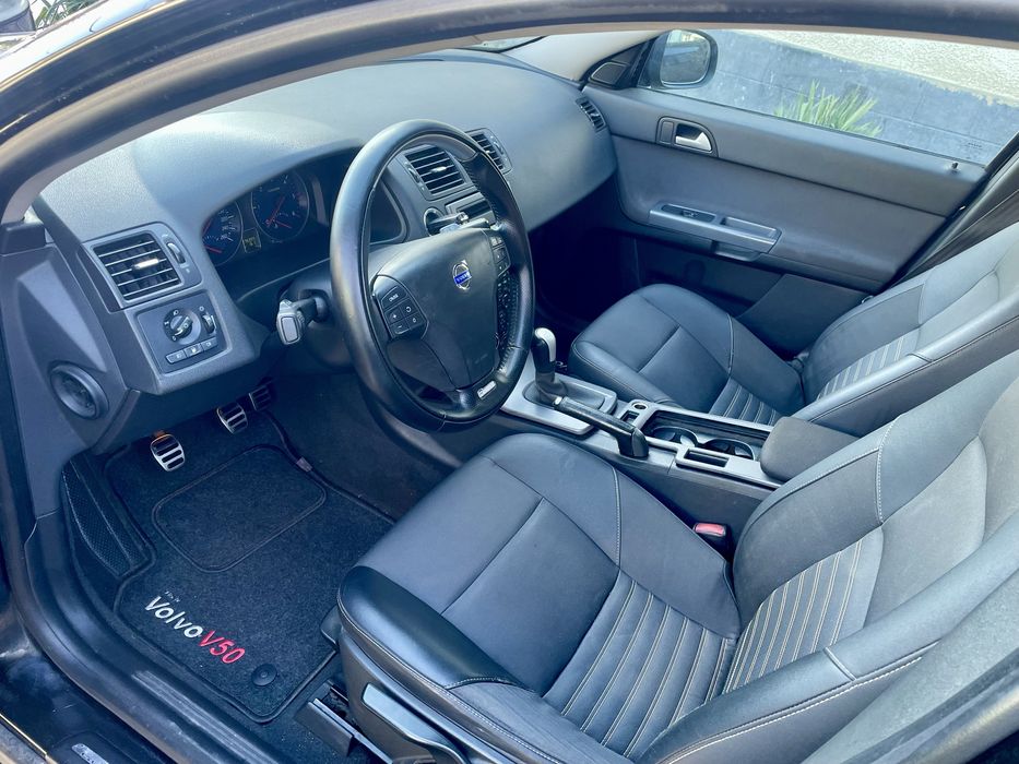 Volvo v50 2010 рік 276 тисяч пробігу один власник рідна фарба