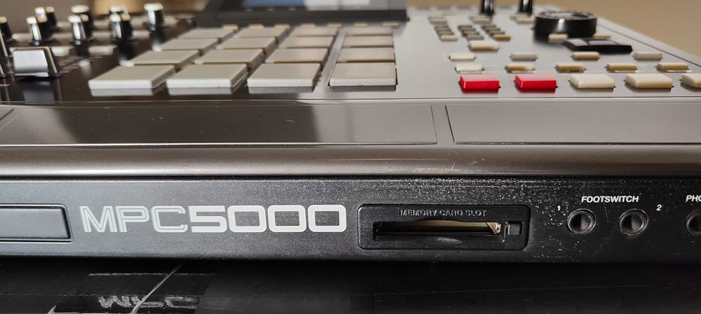 Akai MPC 5000 sampler, beat-maszyna, sekwencer, syntezator w jednym