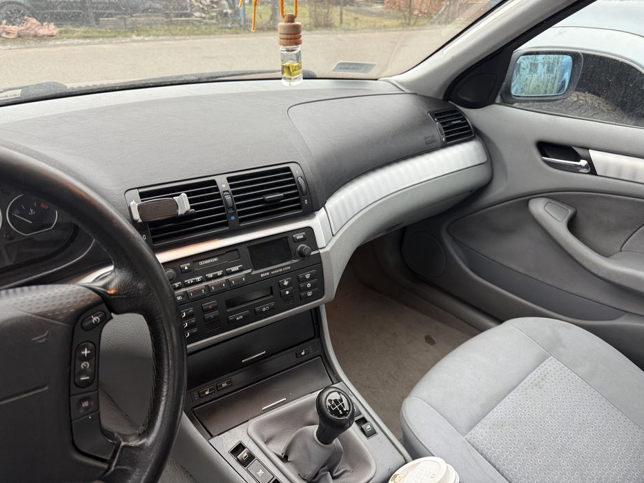 Bmw e46 sedan 318i lift zdrowa karoseria uszkodozny silnik.