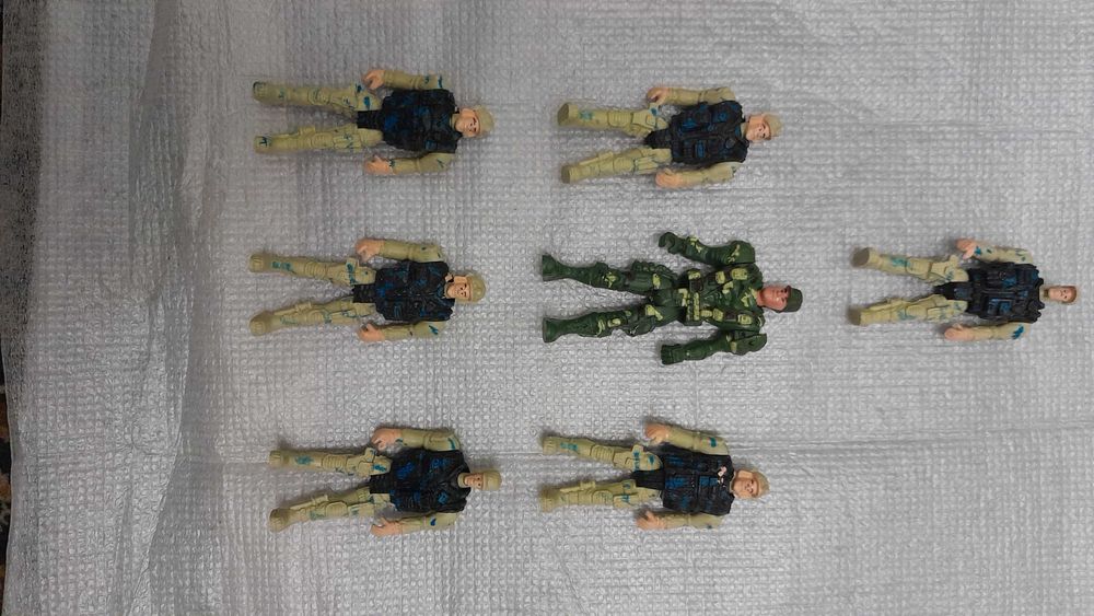 Солдаты,  детская игрушка,одним лотом.