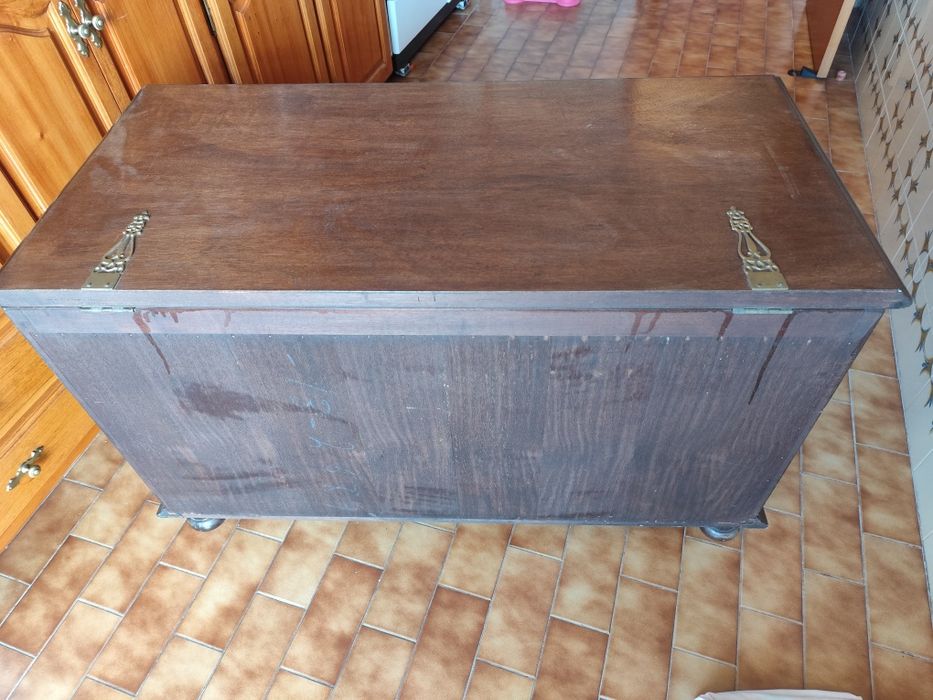 Baúl antigo bom estado, posso trocar por guitarra