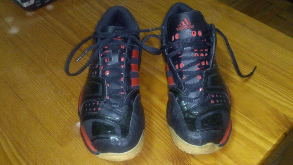 Vendo sapatilhas futebol salão - Adidas 42, 26.5cm