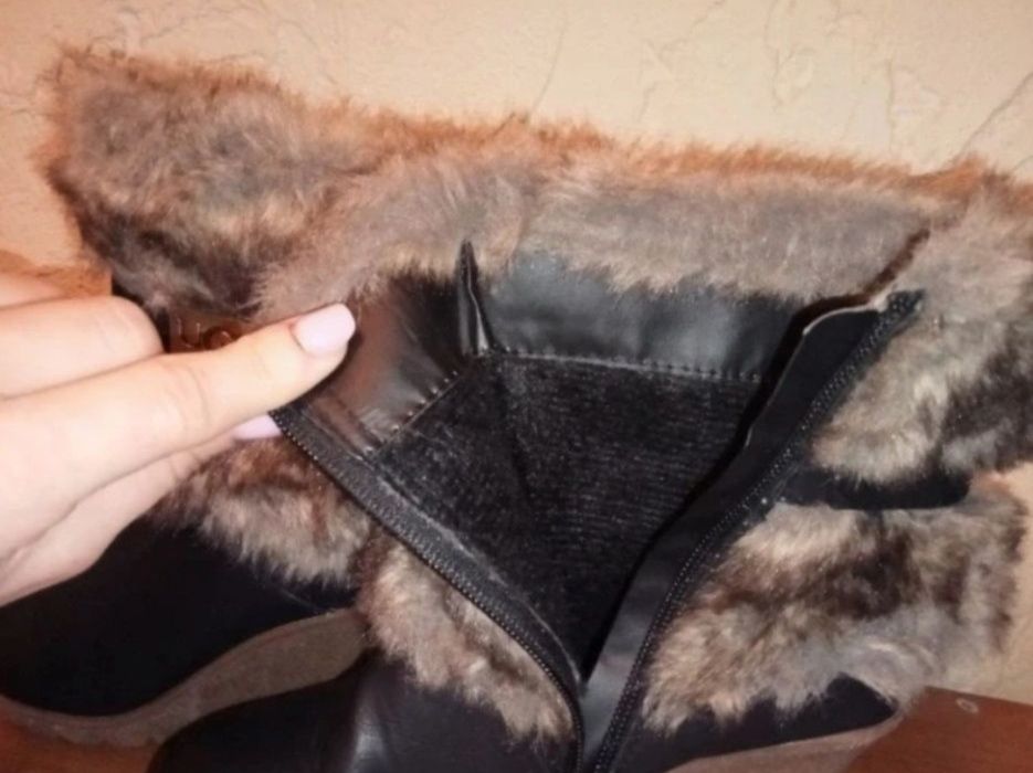 NOWE Piękne kozaki damskie na koturnie z puszkiem.