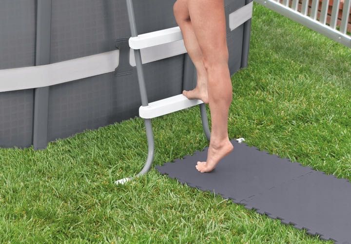 Mata piankowa 8 SZTUK puzzle izolacyjne 50x50 cm pod basen INTEX 29084