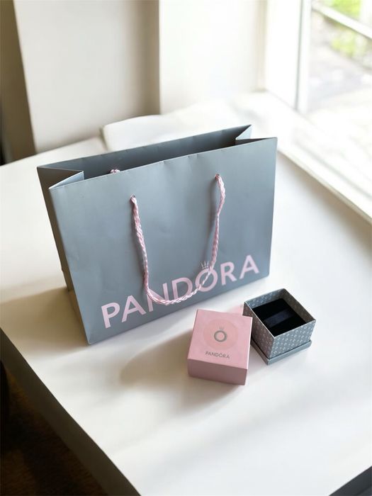 Подарунковий пакет і коробочка Pandora
