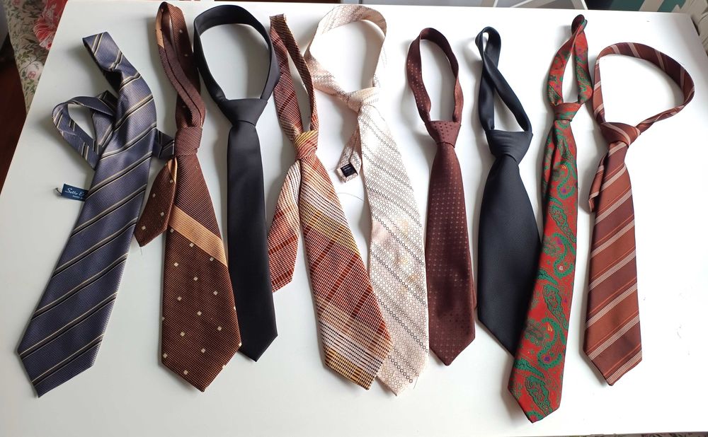 duży zestaw starych krawatów stare krawaty z czasów prlu męskie brąz