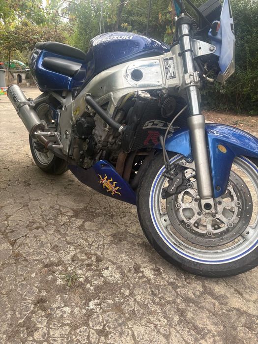 Suzuki gsx 600 R ( naked )